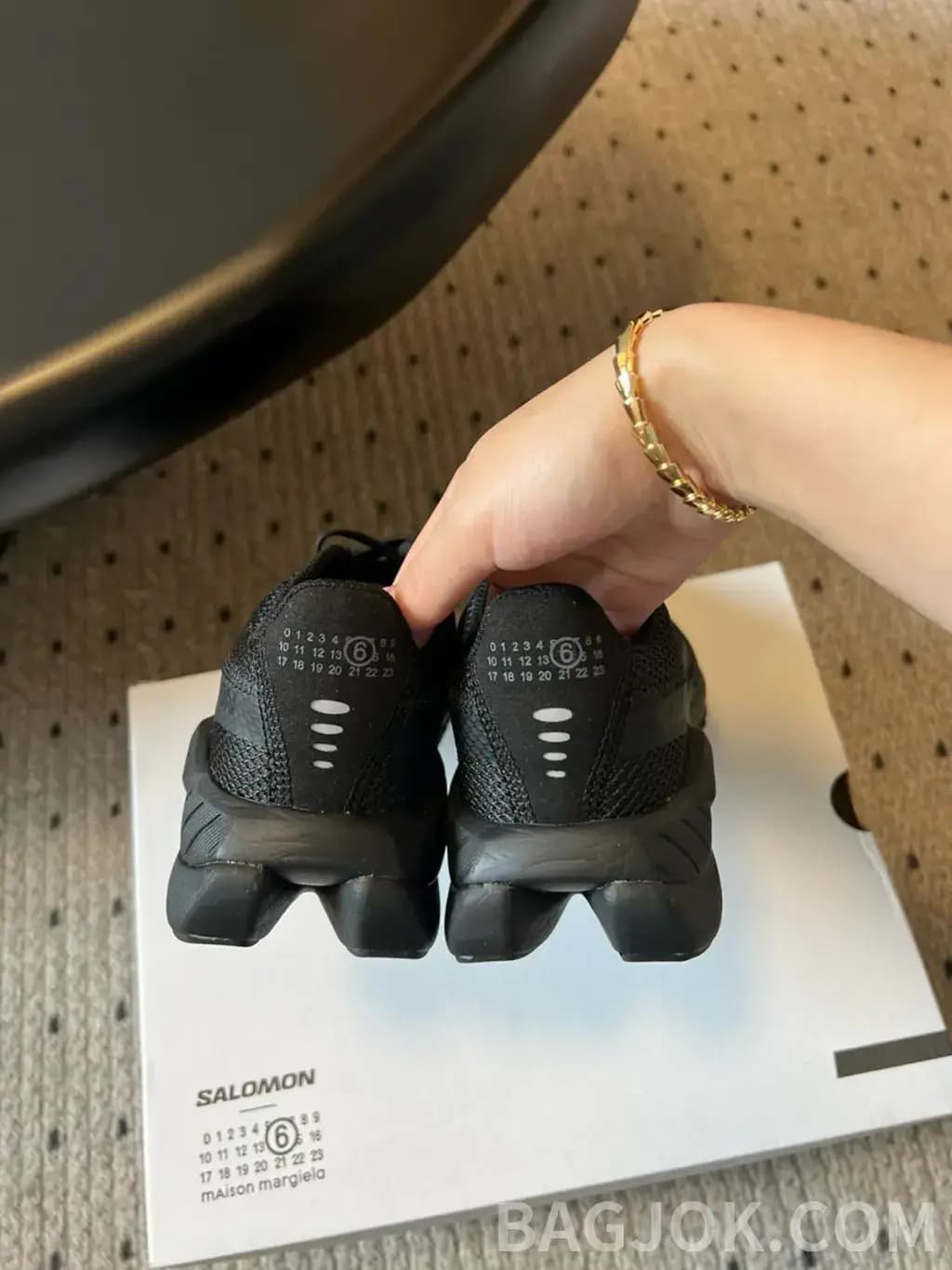 메종 마르지엘라  MM6 메종마르지엘라 × 살로몬 콜라보 러닝 스니커즈 상세 이미지