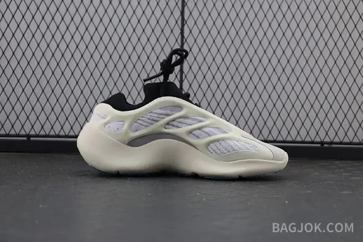 아디다스 YEEZY 700 V3 상세 이미지
