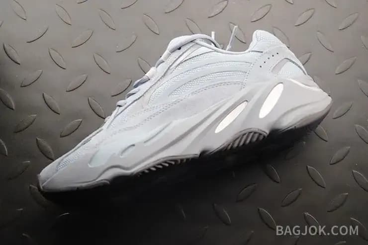 아디다스 YEEZY 700 상세 이미지
