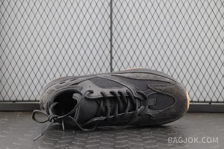 아디다스 YEEZY 700 상세 이미지