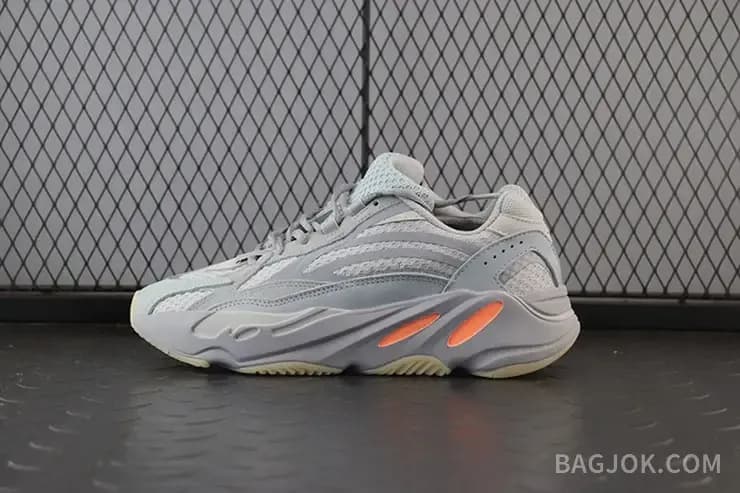 아디다스 YEEZY 700 상세 이미지