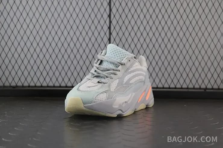 아디다스 YEEZY 700 상세 이미지