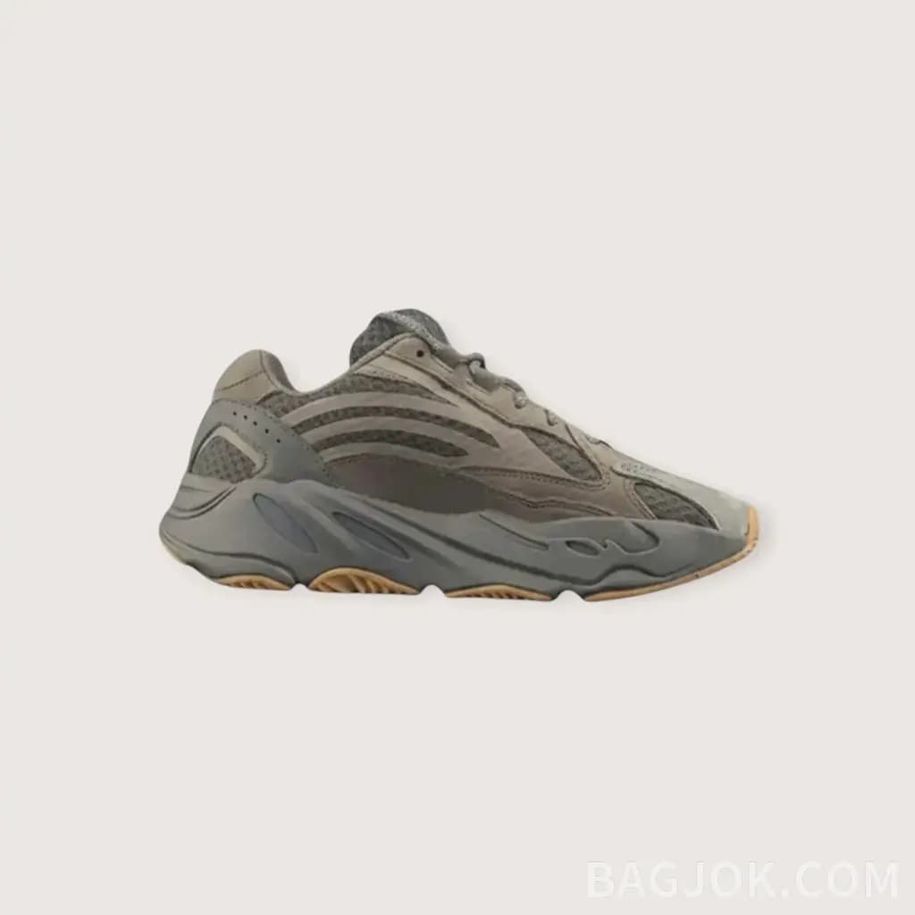 YEEZY 700_대표이미지