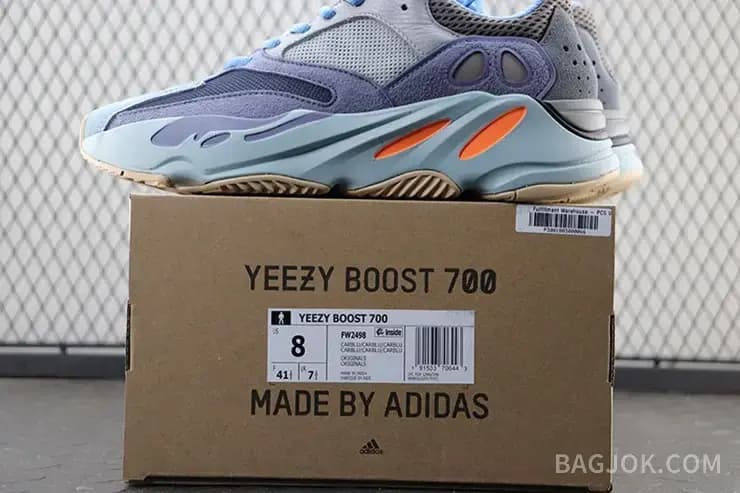 아디다스 YEEZY 700 상세 이미지