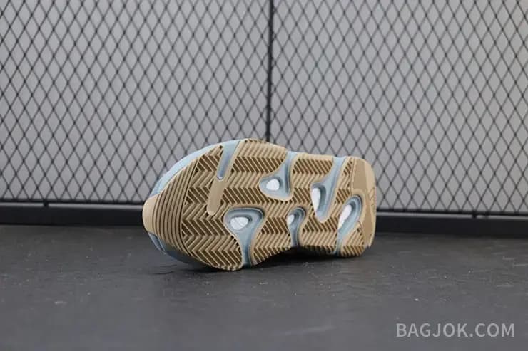 아디다스 YEEZY 700 상세 이미지