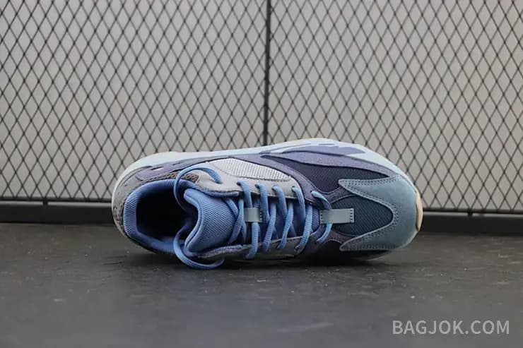 아디다스 YEEZY 700 상세 이미지