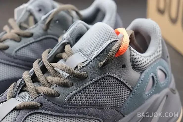 아디다스 YEEZY 700 상세 이미지