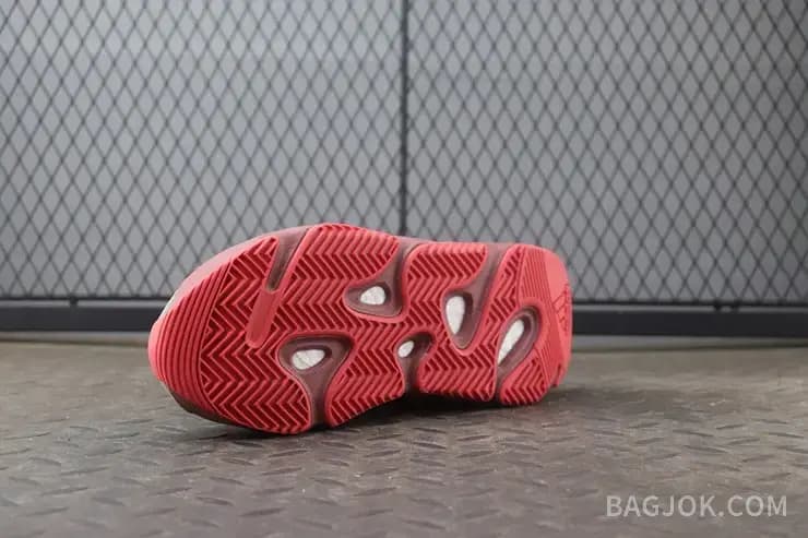아디다스 YEEZY 700 상세 이미지