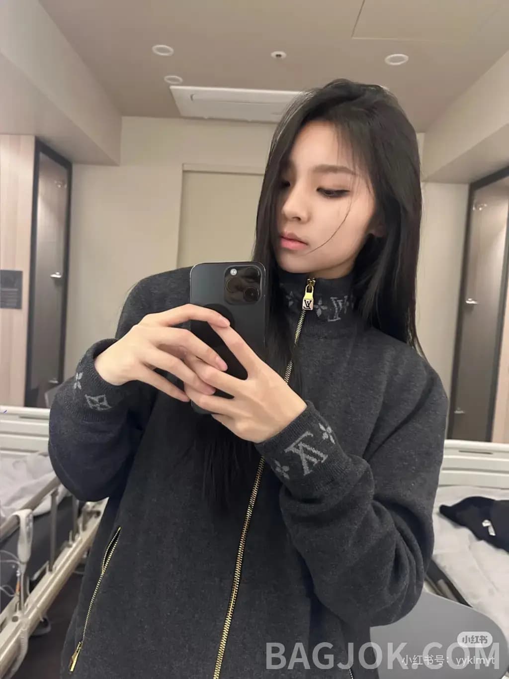 루이비통 루이비통 25SS 모노그램 자카드 집업 니트 자켓 상세 이미지