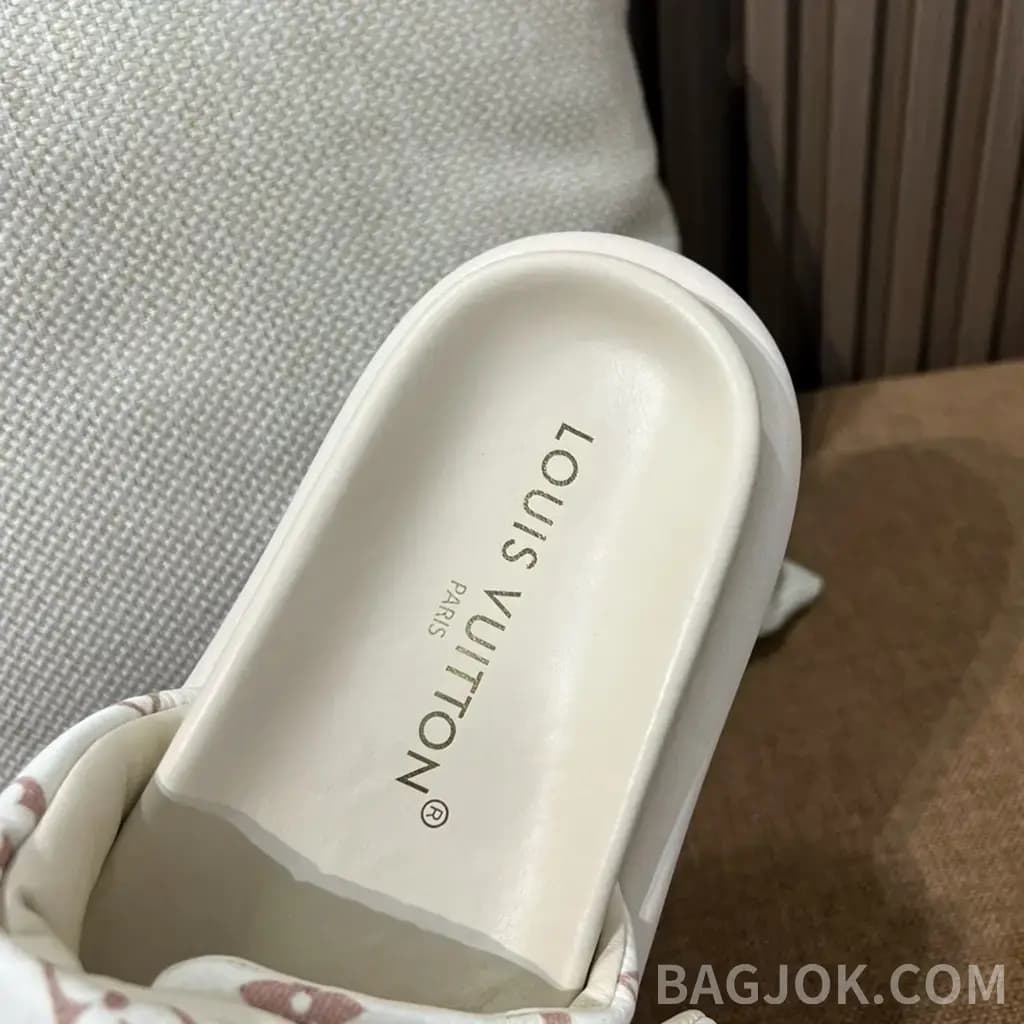 루이비통 루이비통 풀 필로우 플랫 컴포트 뮬 상세 이미지