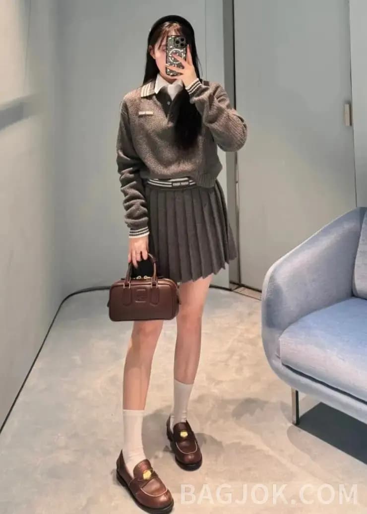 미우미우 미우미우 시그니처 플리츠 미니 스커트 상세 이미지