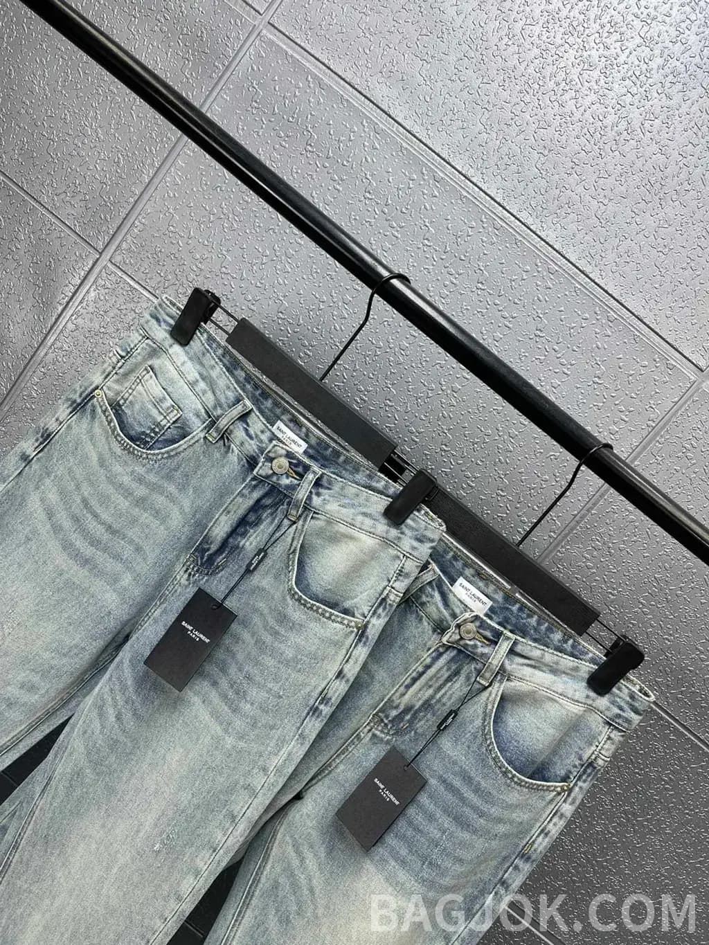 생로랑 생로랑 YSL 메탈 로고 워싱 스트레이트 데님 팬츠 상세 이미지