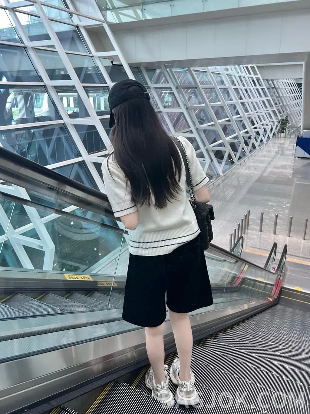루이비통 루이비통 올오버 모노그램 플록 벨벳 쇼츠 상세 이미지