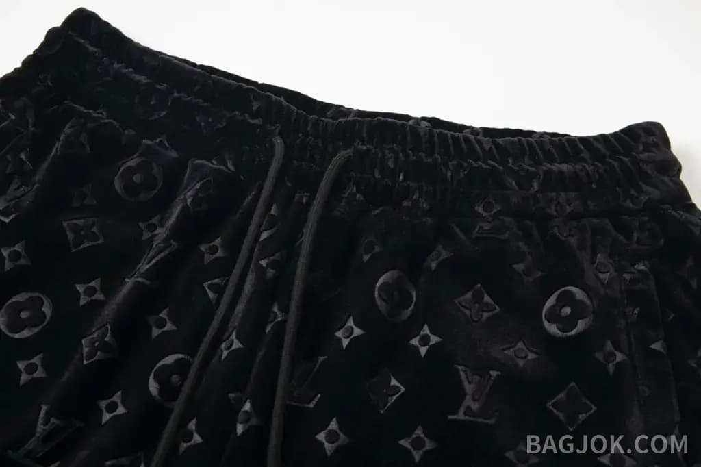 루이비통 루이비통 올오버 모노그램 플록 벨벳 쇼츠 상세 이미지