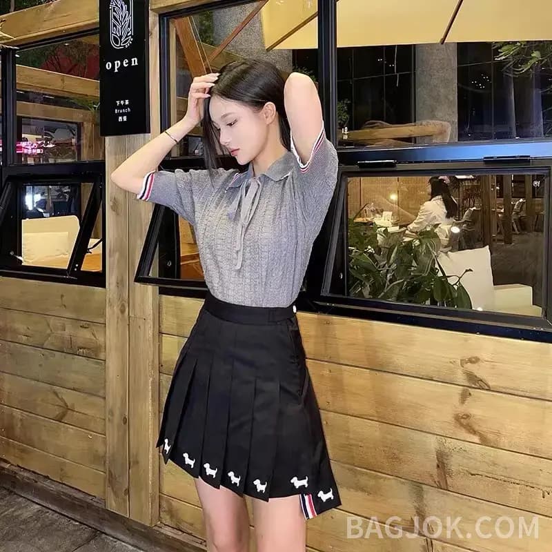 톰브라운 톰브라운 헥터 자수 플리츠 미니 스커트 상세 이미지