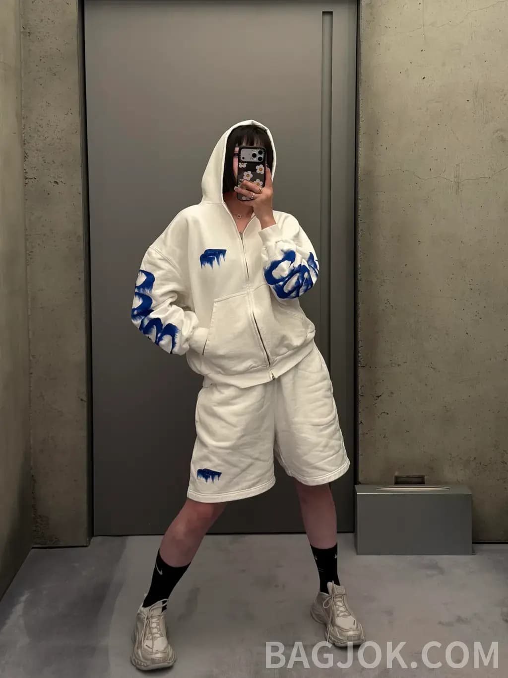 발렌시아가 발렌시아가 웨트 브러시 아트 티셔츠 상세 이미지