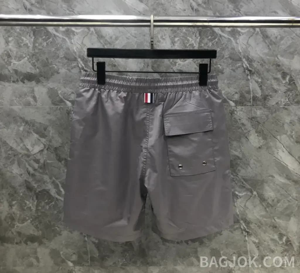 톰브라운 톰브라운 시그니처 스트라이프 나일론 스윔 쇼츠 상세 이미지