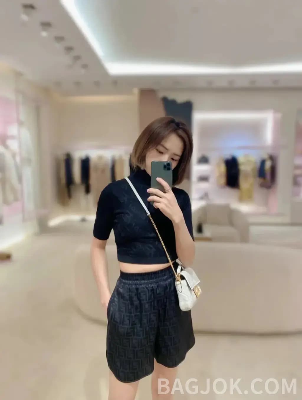 펜디 FENDI FF 모노그램 테크니컬 비치 쇼츠 상세 이미지