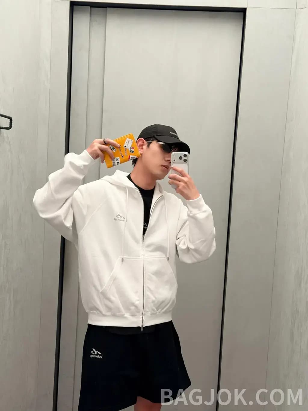 발렌시아가 BALENCIAGA 피쉬스케일 로고 스웨트 쇼츠 상세 이미지