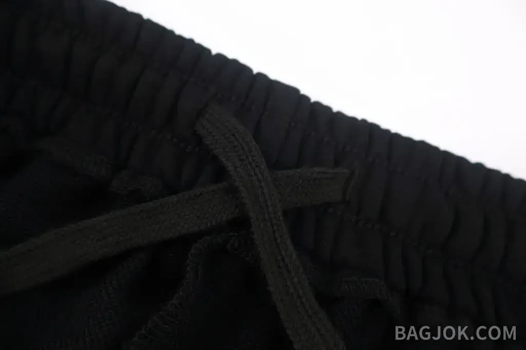 발렌시아가 BALENCIAGA 피쉬스케일 로고 스웨트 쇼츠 상세 이미지