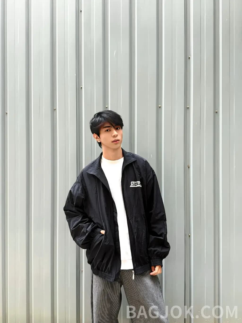 발렌시아가 BALENCIAGA 테이프 로고 집업 자켓 상세 이미지