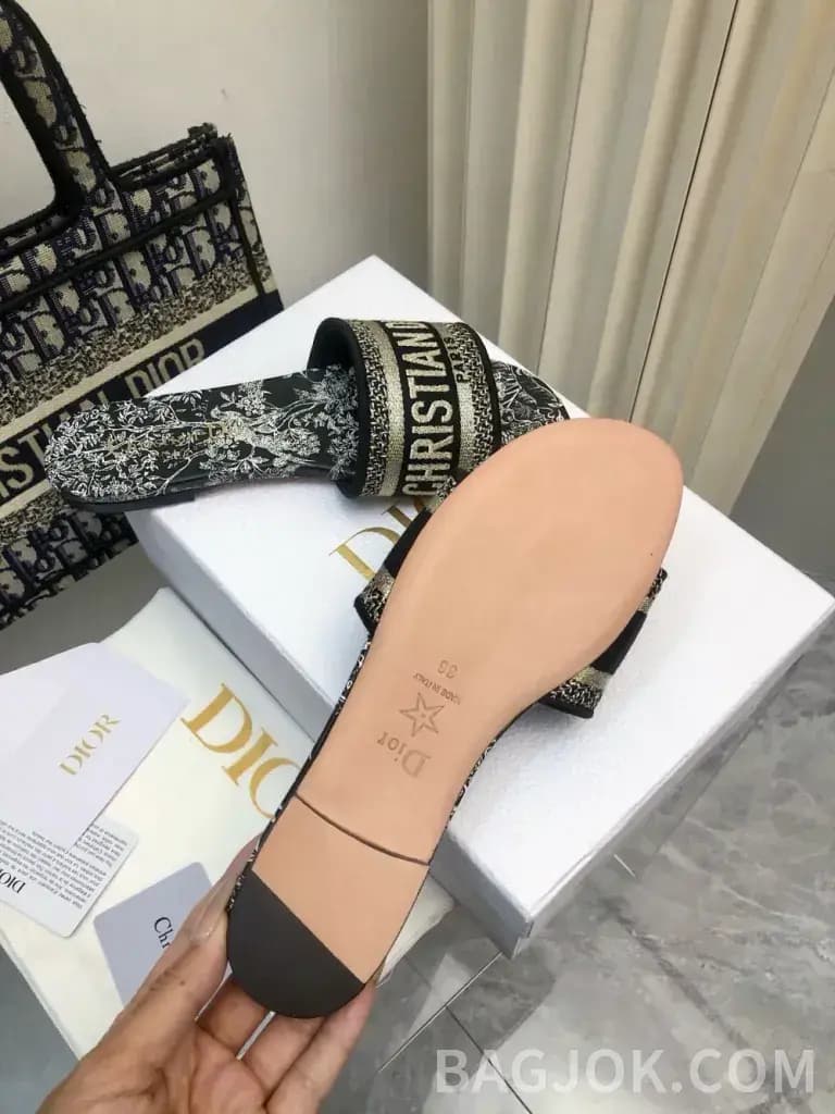 디올 디올 디웨이 (DWAY) 슬리퍼 25SS ver.2 상세 이미지