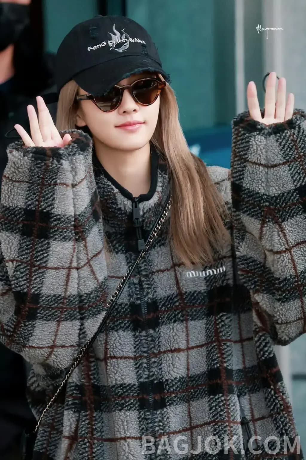 미우미우 MIU MIU 체크 테디 플리스 집업 상세 이미지