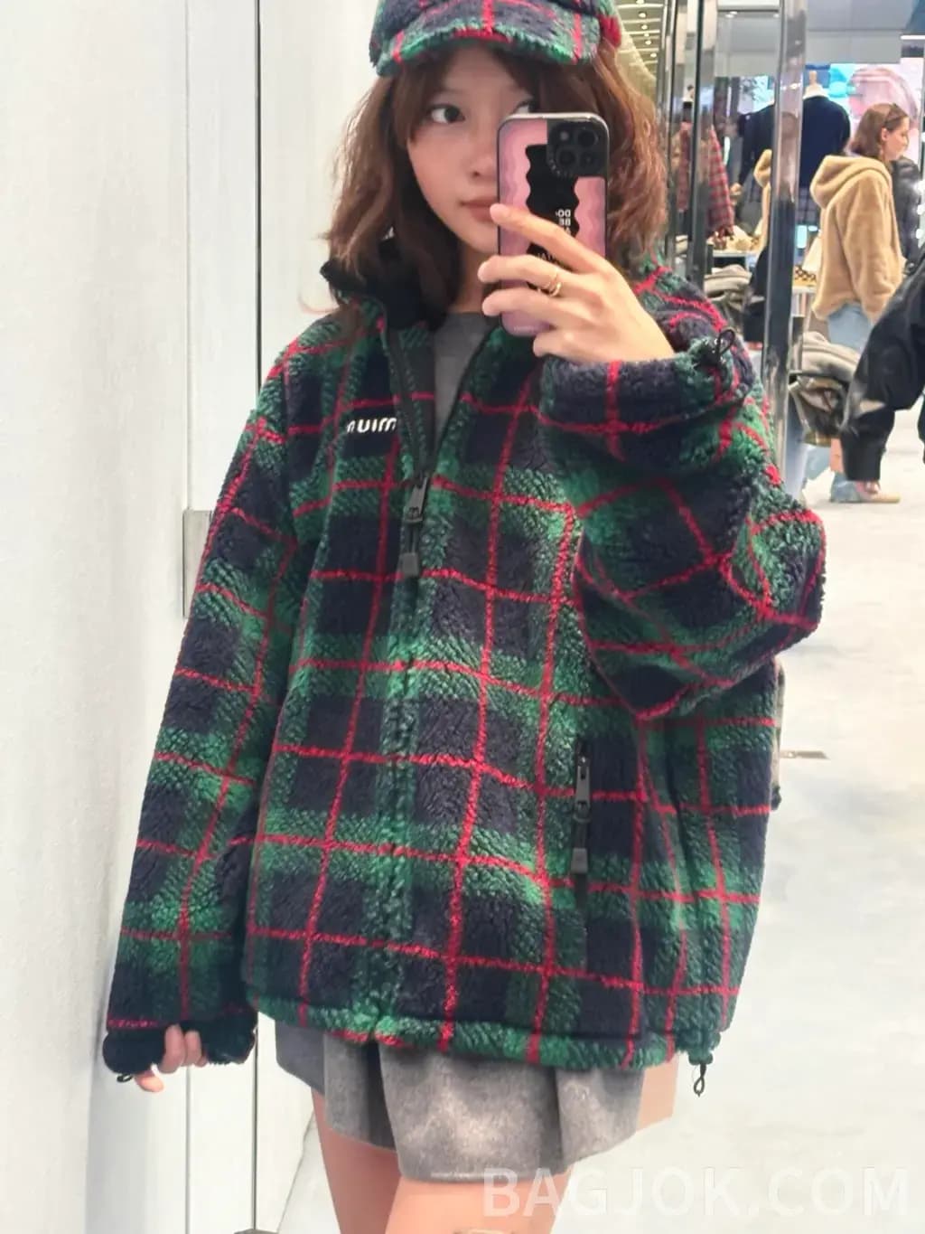 미우미우 MIU MIU 체크 테디 플리스 집업 상세 이미지