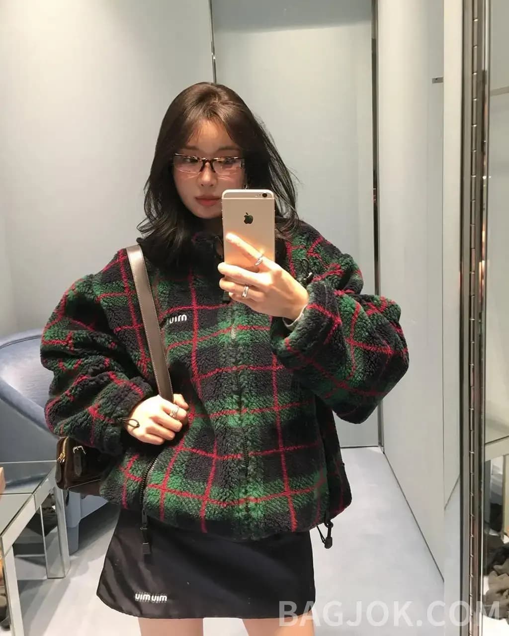 미우미우 MIU MIU 체크 테디 플리스 집업 상세 이미지
