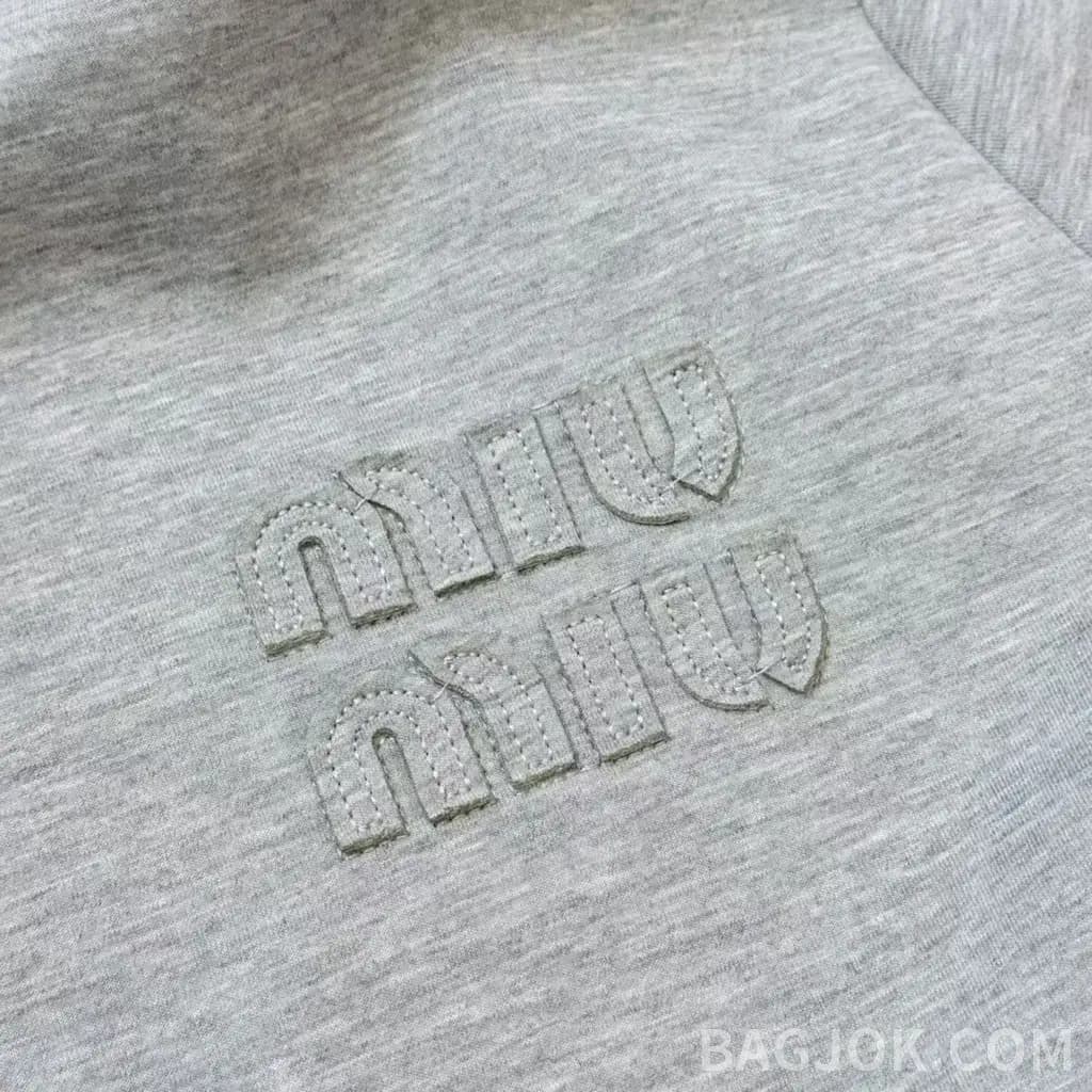 미우미우 MIU MIU 클래식 집업 후드 상세 이미지