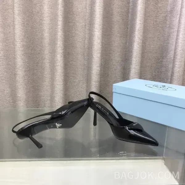 프라다 프라다 브러시드 레더 슬링백 펌프스 상세 이미지