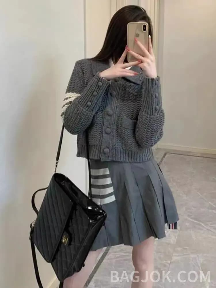 톰브라운 THOM BROWNE 시그니처 4바 크롭 니트 가디건 상세 이미지