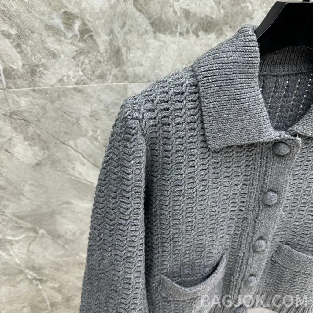 톰브라운 THOM BROWNE 시그니처 4바 크롭 니트 가디건 상세 이미지