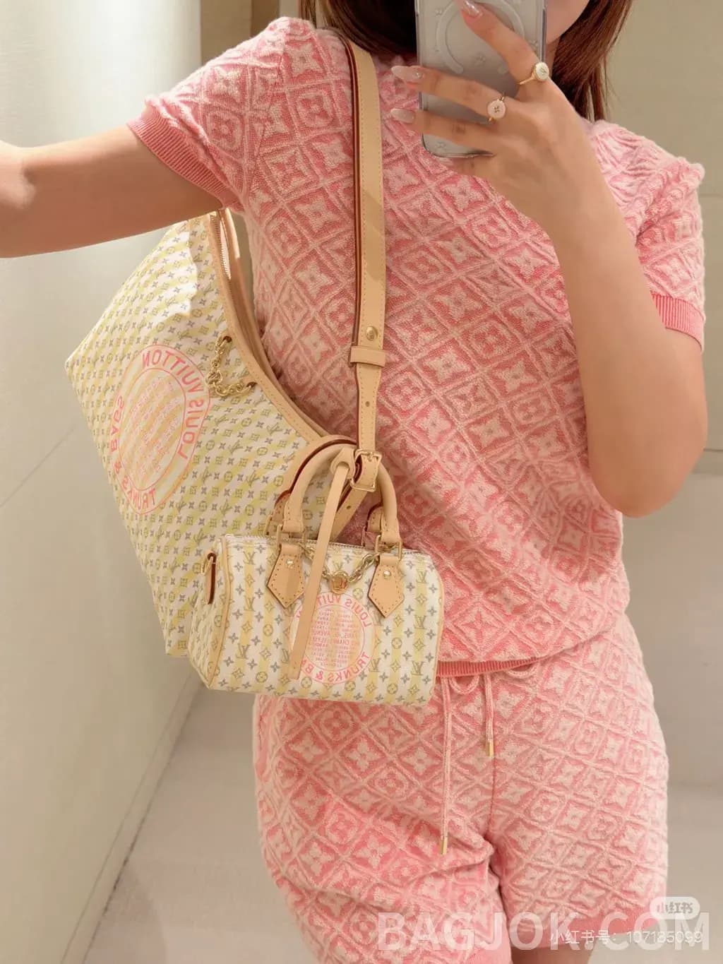 루이비통 LOUIS VUITTON 모노그램 자카드 니트 반팔 티셔츠 상세 이미지
