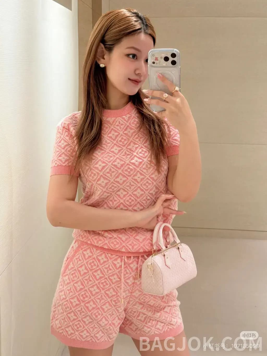 루이비통 LOUIS VUITTON 모노그램 자카드 니트 반팔 티셔츠 상세 이미지