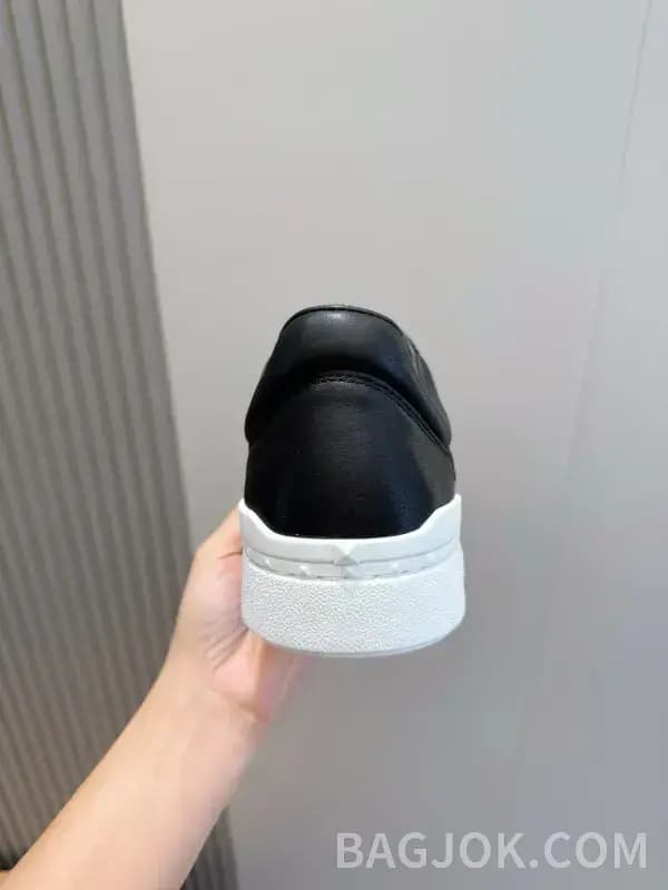 발렌티노 발렌티노 업빌리지 로우탑 스니커즈 상세 이미지