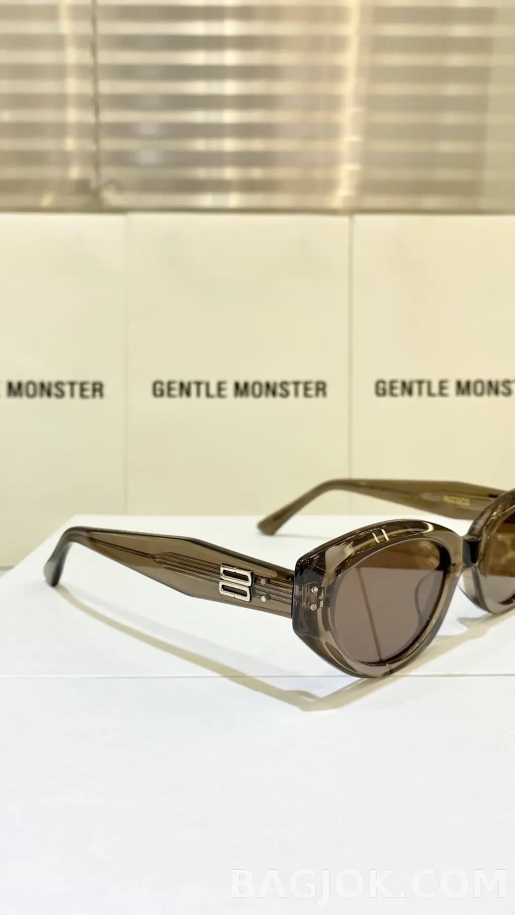 젠틀 몬스터 GENTLE MONSTER ROCOCO Sunglasses 상세 이미지