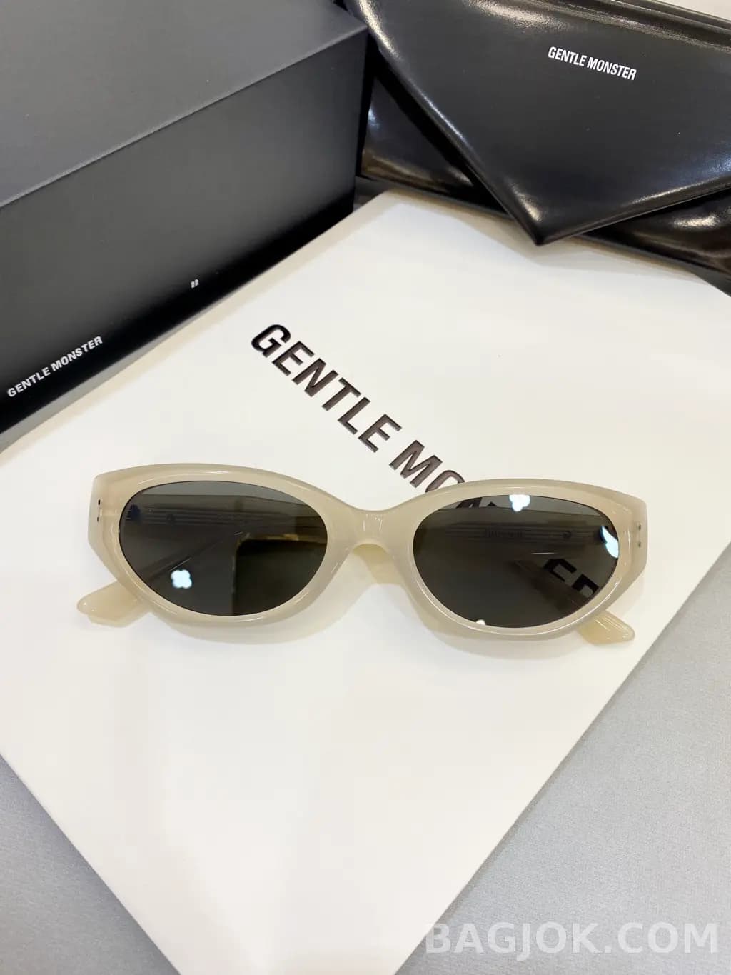 젠틀 몬스터 GENTLE MONSTER ROCOCO Sunglasses 상세 이미지
